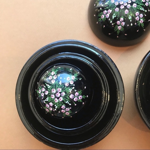 Vintage Black lacquer Nesting Boxes, Hand Painted, Set of Three - Picture 9 of 12